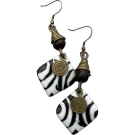 Diamond-shaped, black and white patterned